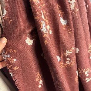 Super cute brand new Lauren Conrad scarf✨❤️